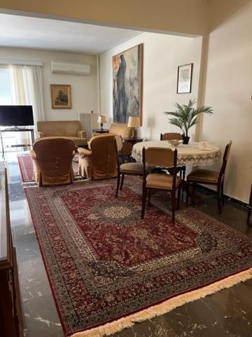 Spacious And Sunny Appartment In Cholargos أثينا المظهر الخارجي الصورة
