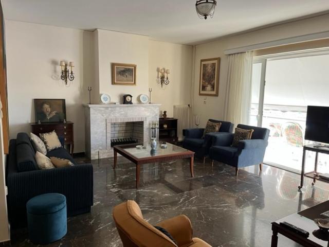 Spacious And Sunny Appartment In Cholargos أثينا المظهر الخارجي الصورة