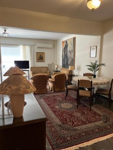Spacious And Sunny Appartment In Cholargos أثينا المظهر الخارجي الصورة